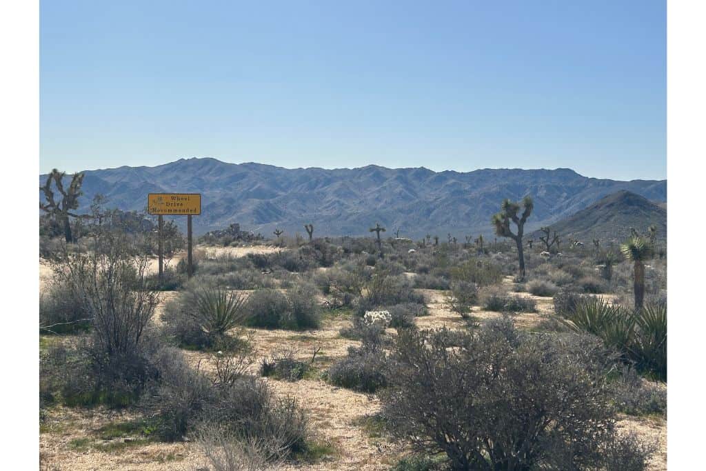 4 wheel drive sign in Joshua Tree National Park